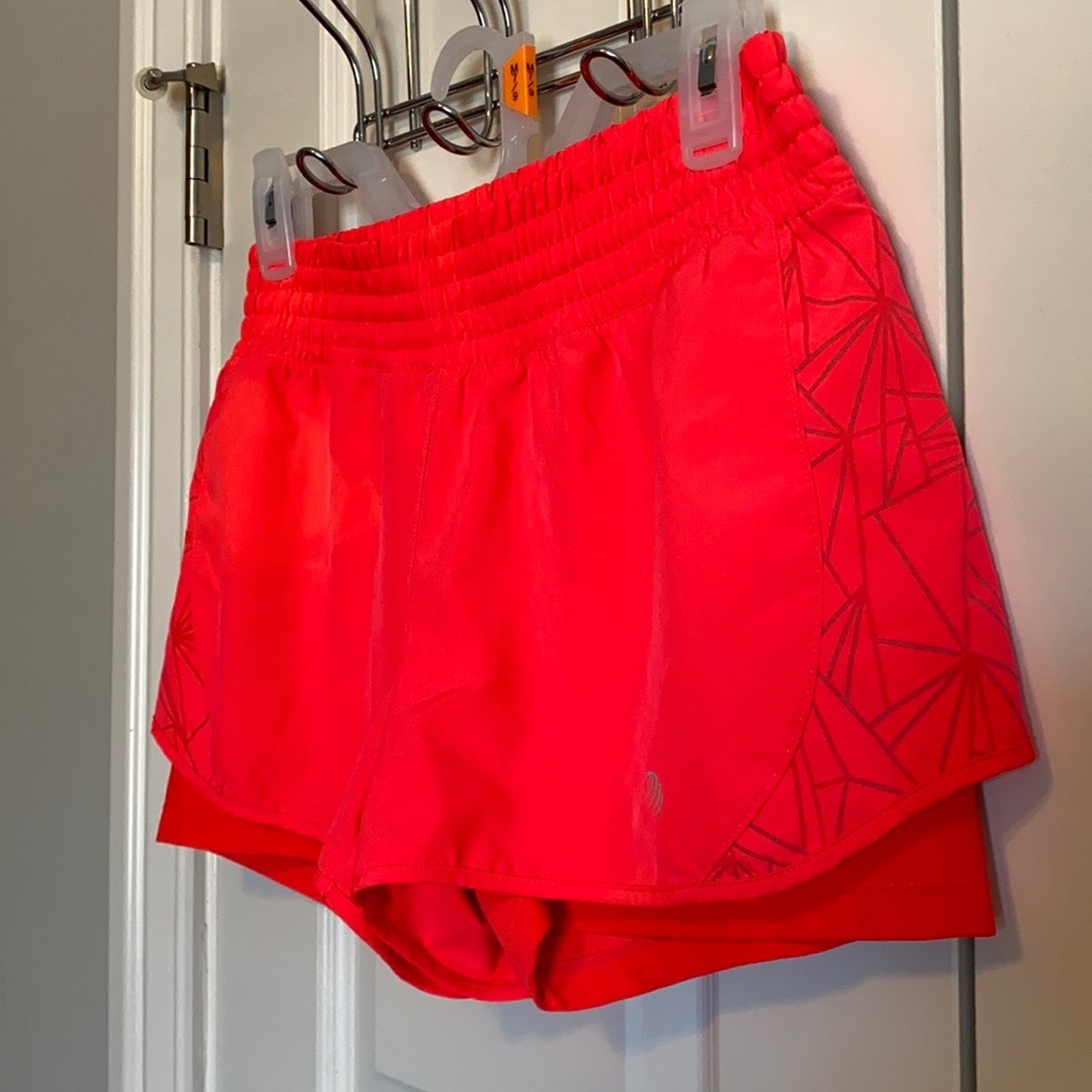 Hot pink workout shorts, spandex- great condition